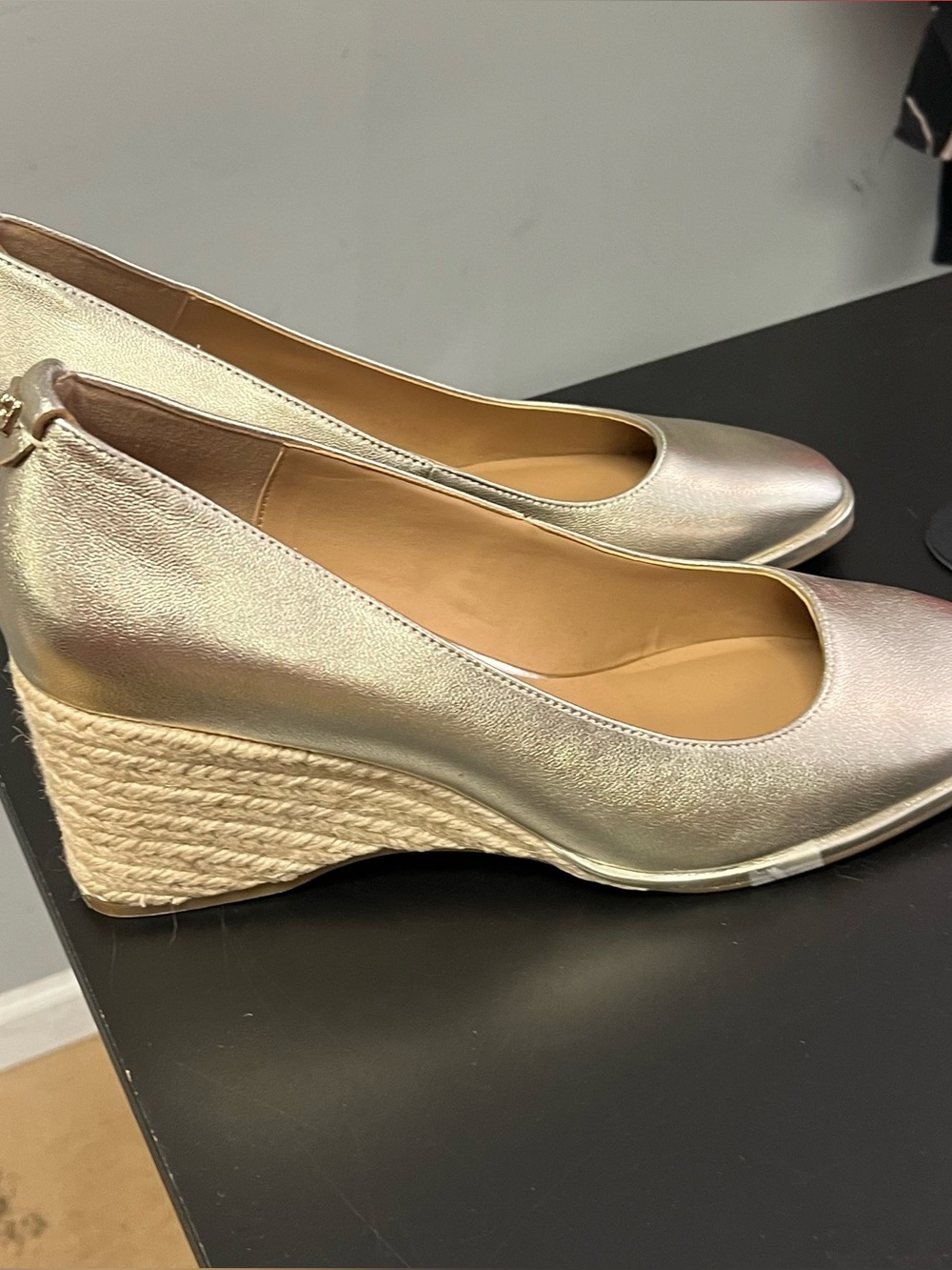 628/ Aeropostale Metallic Silver Wedge Espadrille Pumps - Women's Size 10